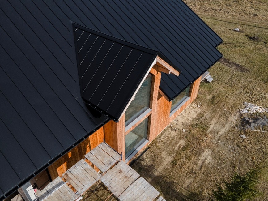 Can You Replace a Roof Without Damaging the Character of an Old House?